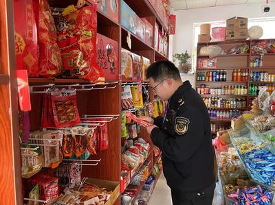 东至县张溪市场监管所开展流通领域食品安全专项检查
